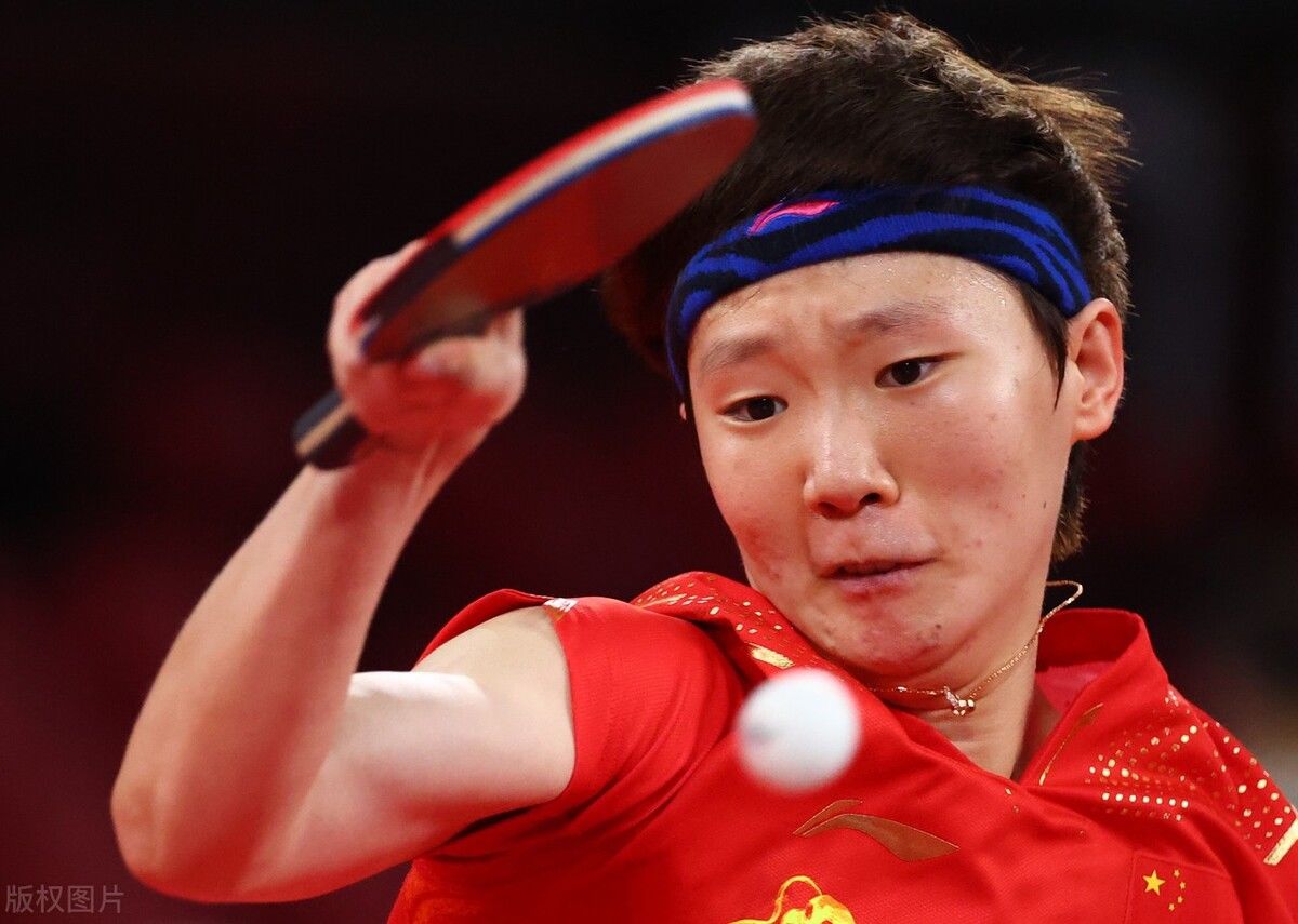 横扫|中国女乒团赛夺冠还剩几步？3-0横扫新加坡，王曼昱表现值得重用