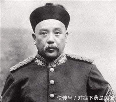 下联|袁世凯称帝有人送一副联,上联七个数下联都是褒奖词,请多读几遍!