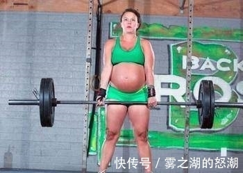 杠铃|33岁准妈妈孕期仍练举重 分娩前举起195斤杠铃