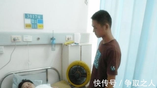 孝顺|男孩陪46岁孕妈待产,被医生称赞孝顺,孕妈:他是孩子的爸爸