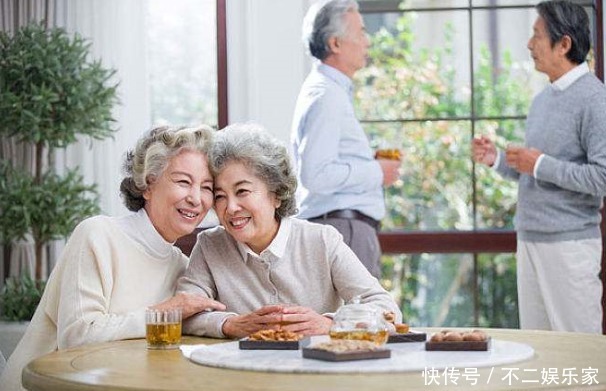 医生|脑梗来袭又急又快?医生:常做这2个小动作,脑梗或能离你远去!