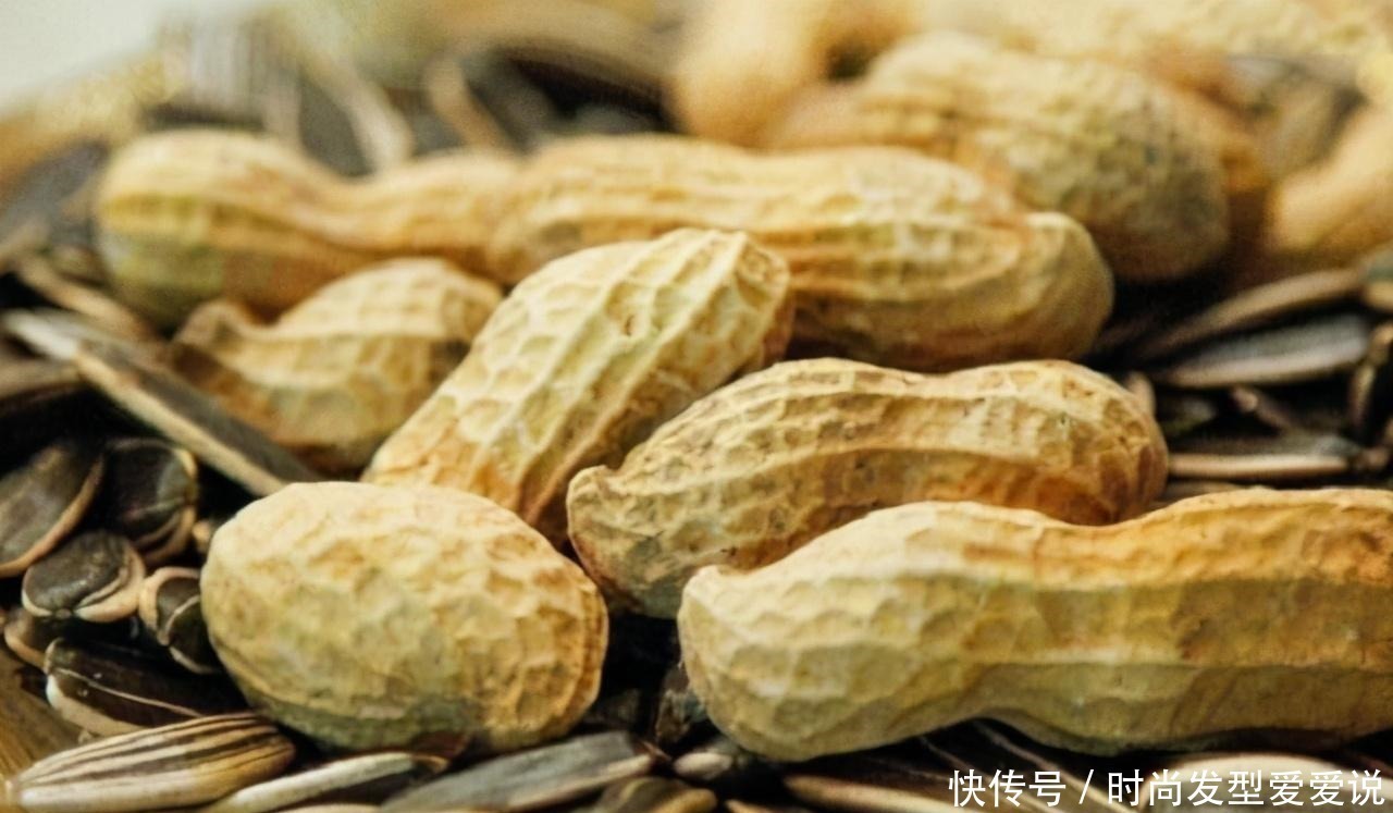 花生|一吃了长膘，一个吃了掉肉，瓜子和花生你们都吃对了吗不懂快看