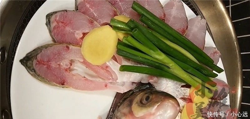 大厨|蒸鱼别再老一套了,大厨教你孔雀鱼的制作方法,好看更好吃