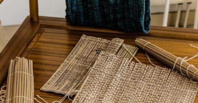 奇书|古墓挖出9车奇书, 全是上古失传古籍, 证实《史记》完全错误！