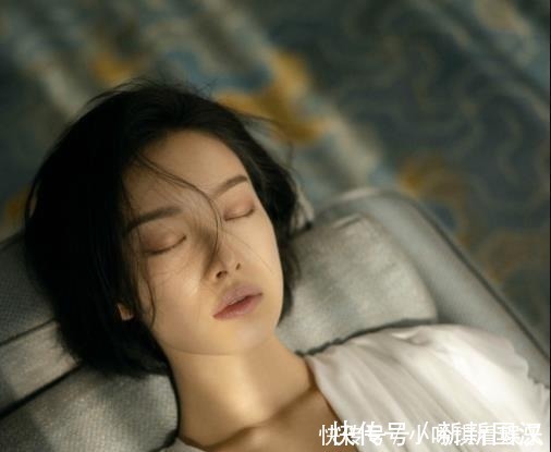 港式 冬季别再披头散发了!这3款发型让你高效变美,很多女明星都在剪