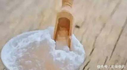 抹布|厨房锅具用久了，底部变黑怎么办？聪明人撒点它，轻松擦干净