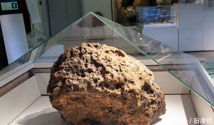 博物馆 俄罗斯博物馆有异常,陨石出现神奇一幕,疑似受到“神力”影响