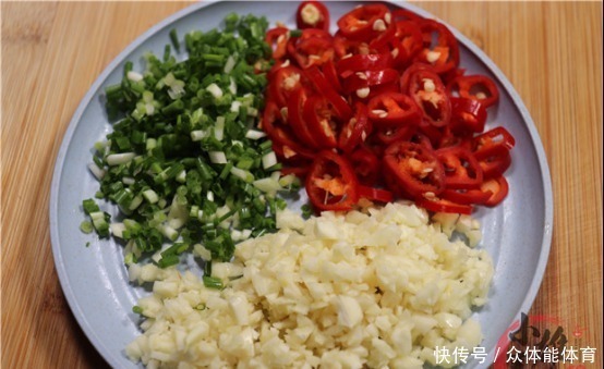 跟着我一起|买杏鲍菇时,选粗的还是细的好,菜农记住这2点,看完别再乱买