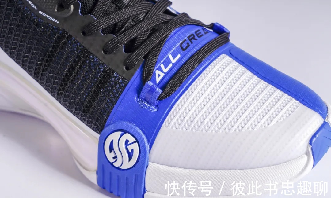 球鞋开箱:361度最新篮球鞋,3块TPU很有个性!