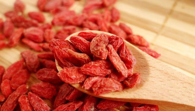 冬病夏治|枸杞泡水好处多,特别对于“男同志”!3个错误需要避免