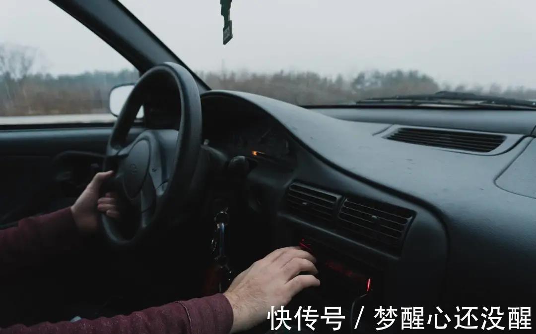 算力|特斯拉发布史上最快计算机,还有个神秘机器人,真钢铁侠要来了?