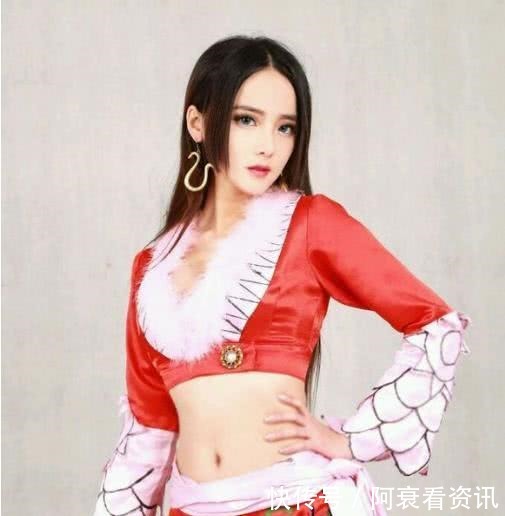 真人版|海贼王真人版你们见过吗娜美神还原，女帝美若天仙！