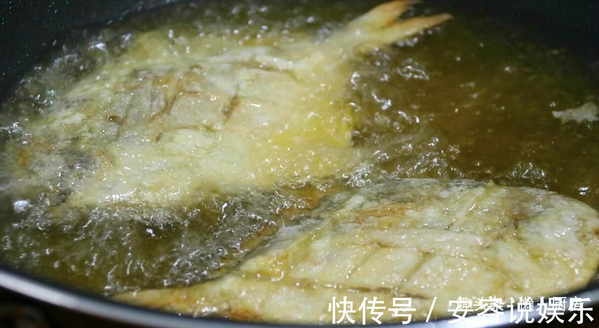 鲳鱼怎么做好吃教你做椒盐鲳鱼，外酥里嫩，皮不破肉不散