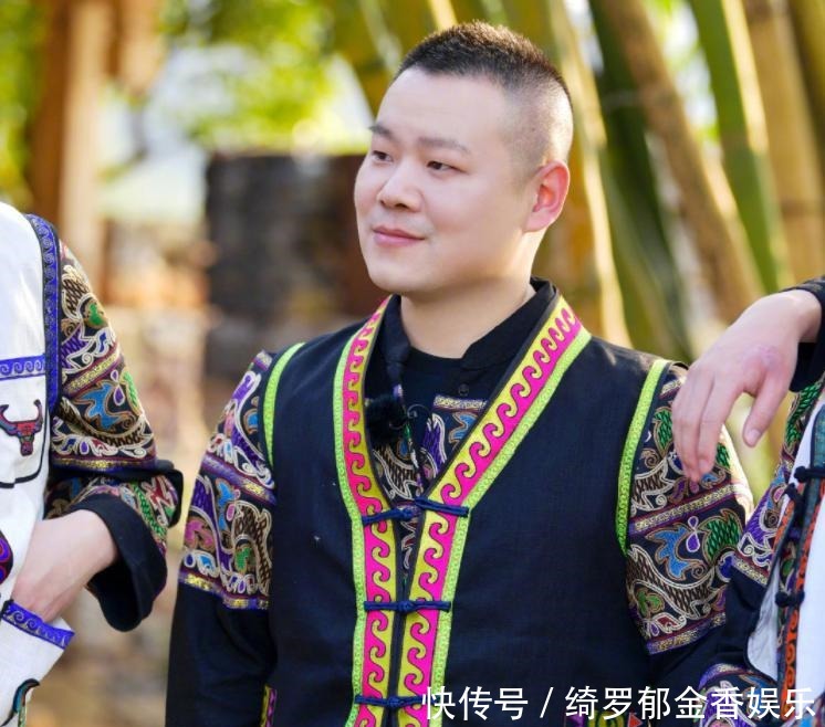 极挑 《极挑》官宣嘉宾海报,全员穿民族风服装,邓伦黄明昊少年感十足