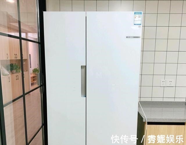 背景墙|下个月就搬新家了,提前晒晒,入户鞋柜很实用,不做电视墙也漂亮!