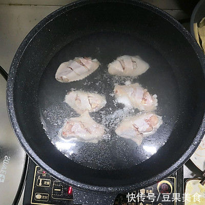 可乐鸡翅一天不吃就馋,几块钱一斤,特美味