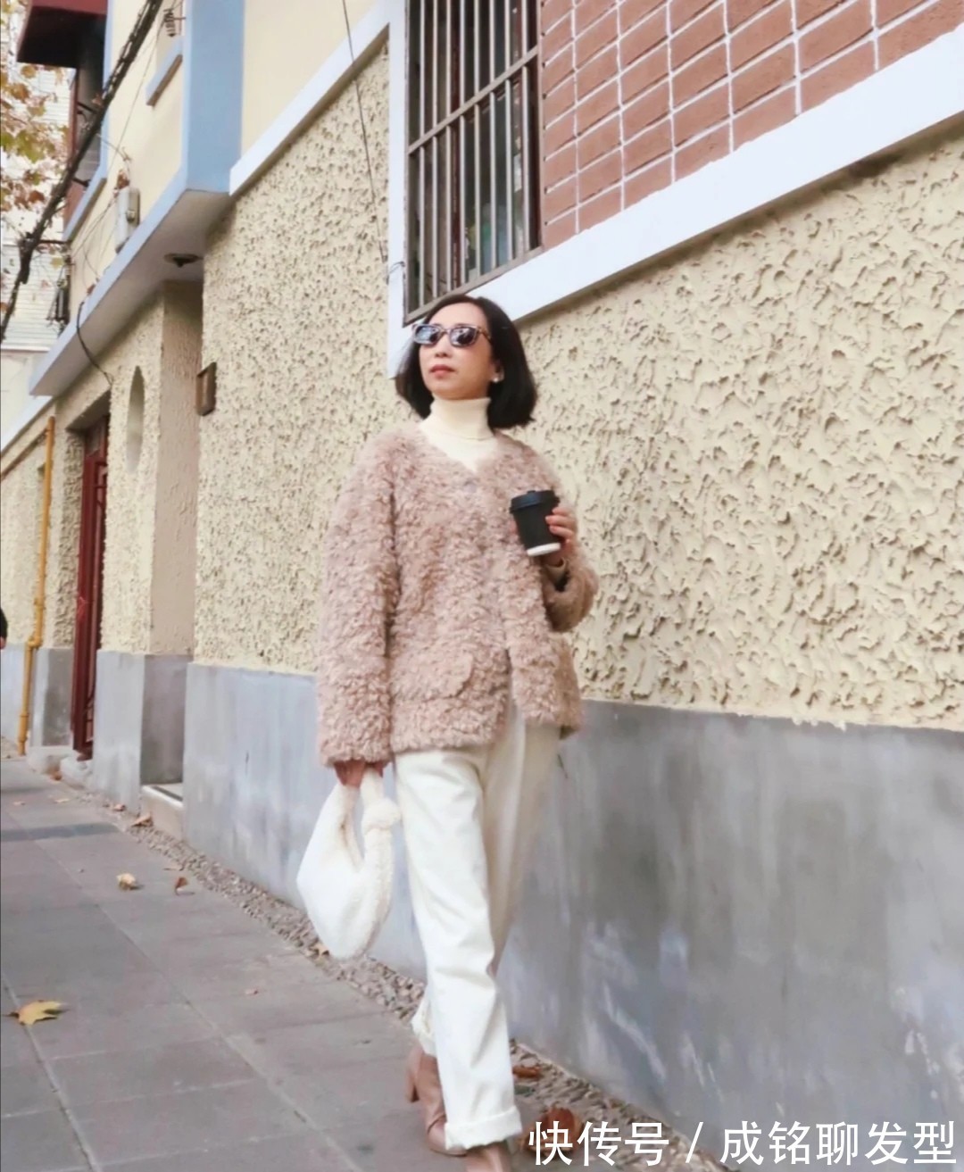 穿搭 五六十岁的女人要想显身材,建议外套穿短不穿长,显高显瘦又减龄