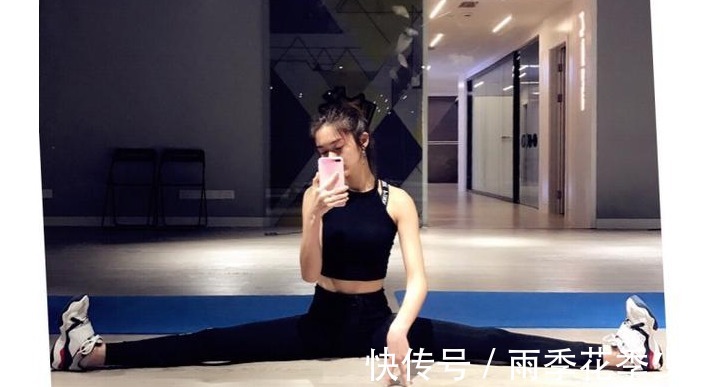 泡芙|粉丝砸30万送她出道，如今却发图内涵粉丝，网友现实版东郭先生