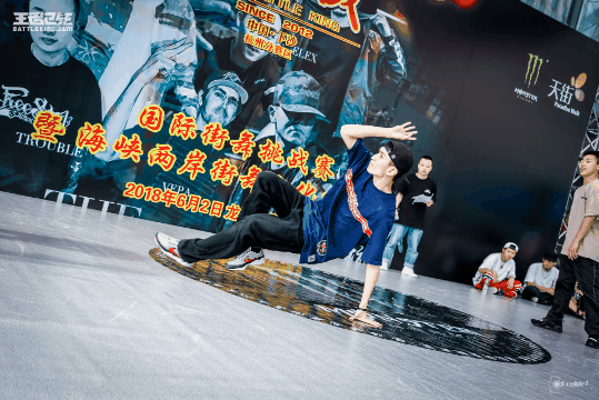 “炸翻全场”的杭州6岁女孩又拿下一个冠军！当年被认为不正经的这种舞，为何能入亚入奥？