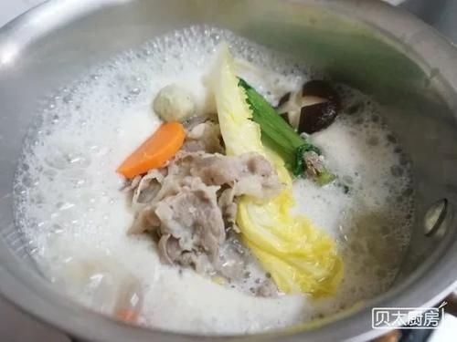 一人食的小火锅，每天都要不一样的好吃味，全身暖暖的！