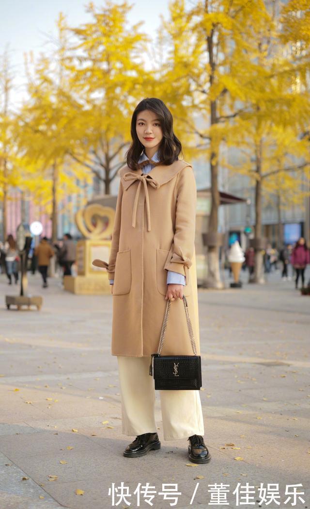 女人再懒,穿大衣也别配直筒裤,学下面潮人这样来穿,时髦又显瘦