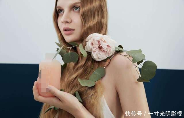 洗发水广告原来是这样拍的,难怪头发那么柔顺,网友:心服口服!