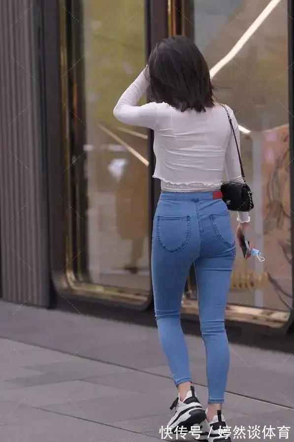 牛仔裤 “大长腿”穿牛仔裤,可以更好的展现自己的优势,释放魅力