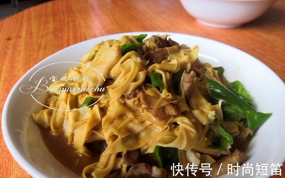 宝妈|在内蒙吃晚餐,自产自足,顺手一做就摆满桌,比吃大鱼大肉健康