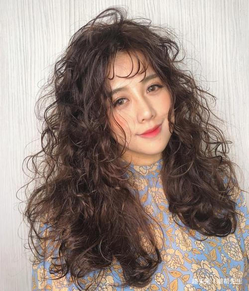 海浪卷 女人不管多大年纪,尽量不要留这几种“土掉渣”发型,显老又俗气