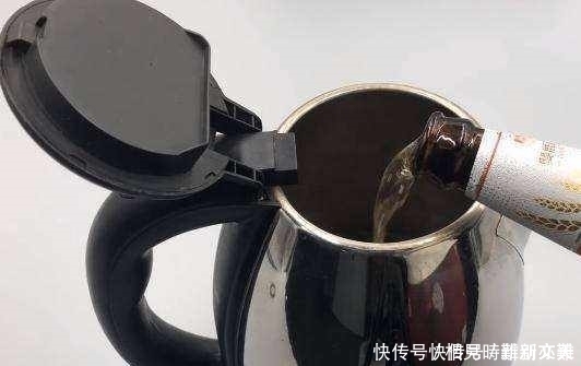 开水壶里滴几滴,水垢自动消失,半年都不用刷洗开水壶,简单实用
