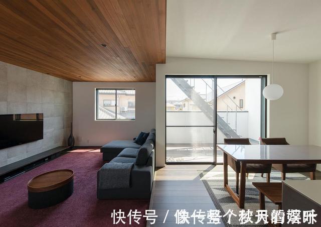 露台|顶楼复式,楼梯装家里占面积又碍事,不如把楼梯口封了挪到露台上