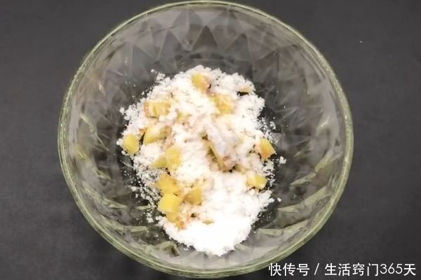 把生姜放进小苏打里，真是太厉害了，解决了很多家庭的大难题！