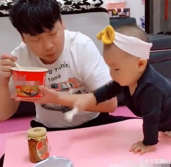 惹不起惹不起|“偷吃奶爸”带娃走红,宝宝一个举动抢镜了,奶爸:惹不起惹不起