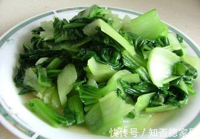 菠菜|骨头汤、虾皮可补钙？营养师：真正补钙的4物，却被你扔在一旁！