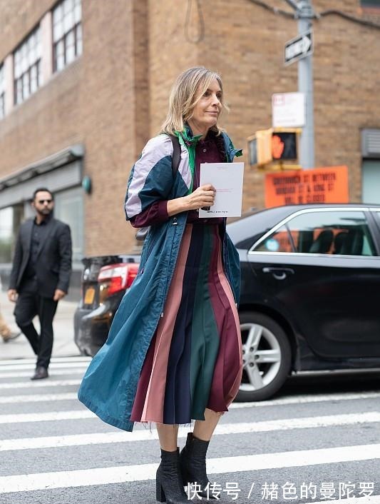 风衣 秋天还是要穿风衣,不仅帅气还洒脱,女人过40穿太显嫩!