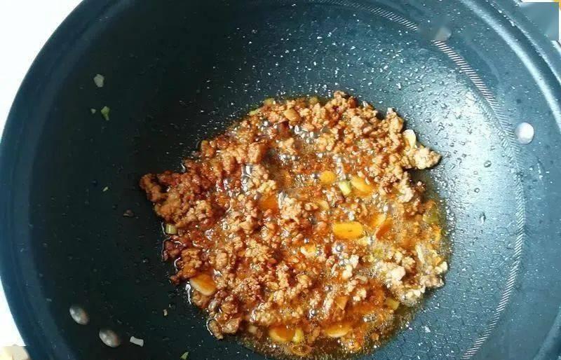 包菜焯水|包菜换种做法,比手撕包菜还香,又香又下饭!美味可口,非常美味