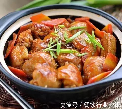 小勺|美食推荐:蒸酿辣椒、川味小炒肉、香油鸡、鸡翅烧胡萝卜的做法