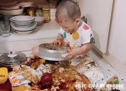 萌娃|萌娃“大闹厨房”走红,网友像极了正在腌制中的“娃娃菜”