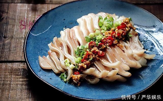 猪耳朵|继猪蹄后，中国又一下酒菜席卷国外，网友看着很脏，吃着贼香