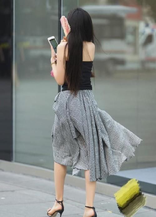 黑衣|迎夏时尚说：女人要不要穿黑衣，看看这款模特儿就知道了