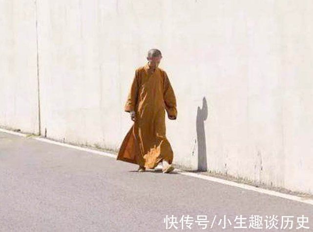 父母&北大硕士邓文庆:毕业出家为僧,父母苦劝无果,反倒一起搬入寺中