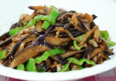 茄子|茄子别用来焖了，这么炒营养又好吃！上桌就被抢光，大人小孩都爱