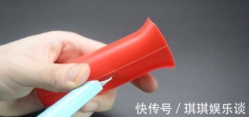 美工刀|空洗衣液瓶子别扔了，改造一下，秒变塑料袋防勒手神器，太实用了