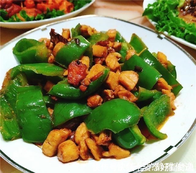 小龙虾|暑假带孩子回娘家散心，老妈特意下厨庆祝，一桌菜连汤汁都不剩！