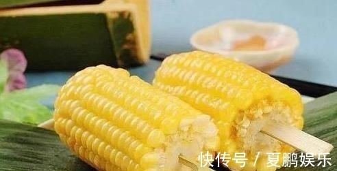 水煮|水煮玉米时,大部分人都用错了“水”,难怪煮出来的玉米又老又硬