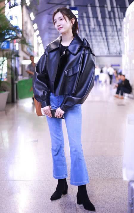 蓝色的喇叭|皮衣+喇叭裤=时髦显高, 这样穿太好看了