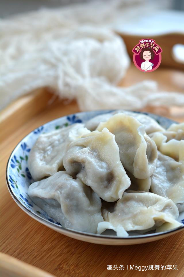 好吃|茄子馅饺子怎么做才好吃加2个小料,酱香浓郁,比放肉的还抢手