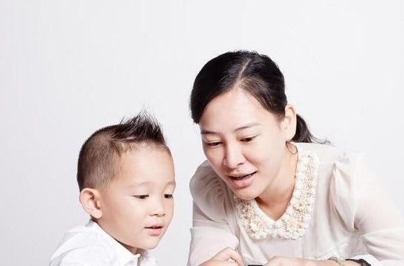 孩子|这3种事情,做父母的要尽量避开孩子,对孩子影响会很大