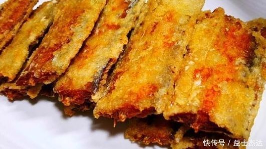 炸带鱼时,万万不可直接下锅炸,多加这1步,带鱼不腥不腻又酥脆