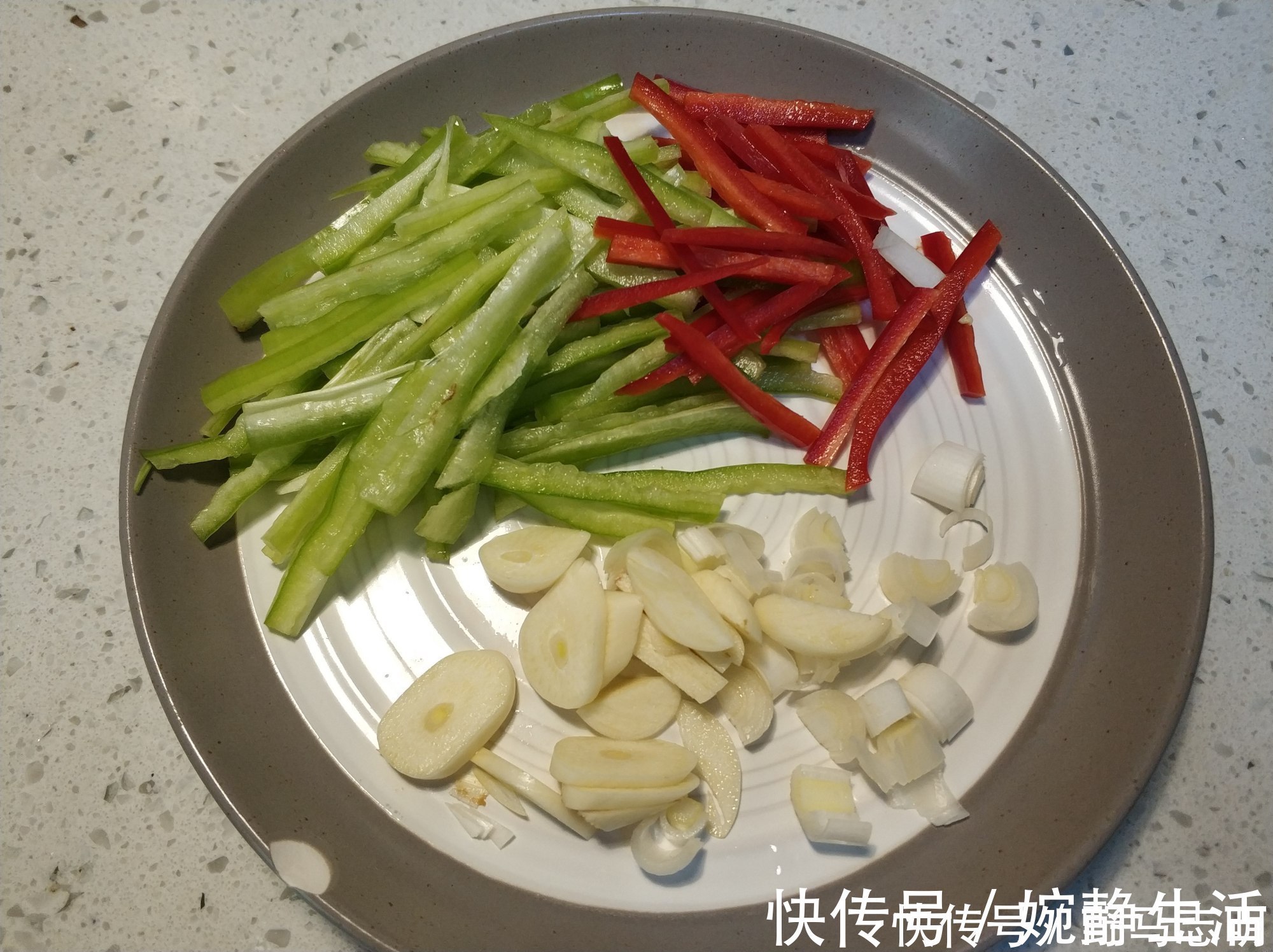 土豆丝|炒土豆丝，先放醋还是后放醋，这一步做对了，土豆丝脆爽又入味